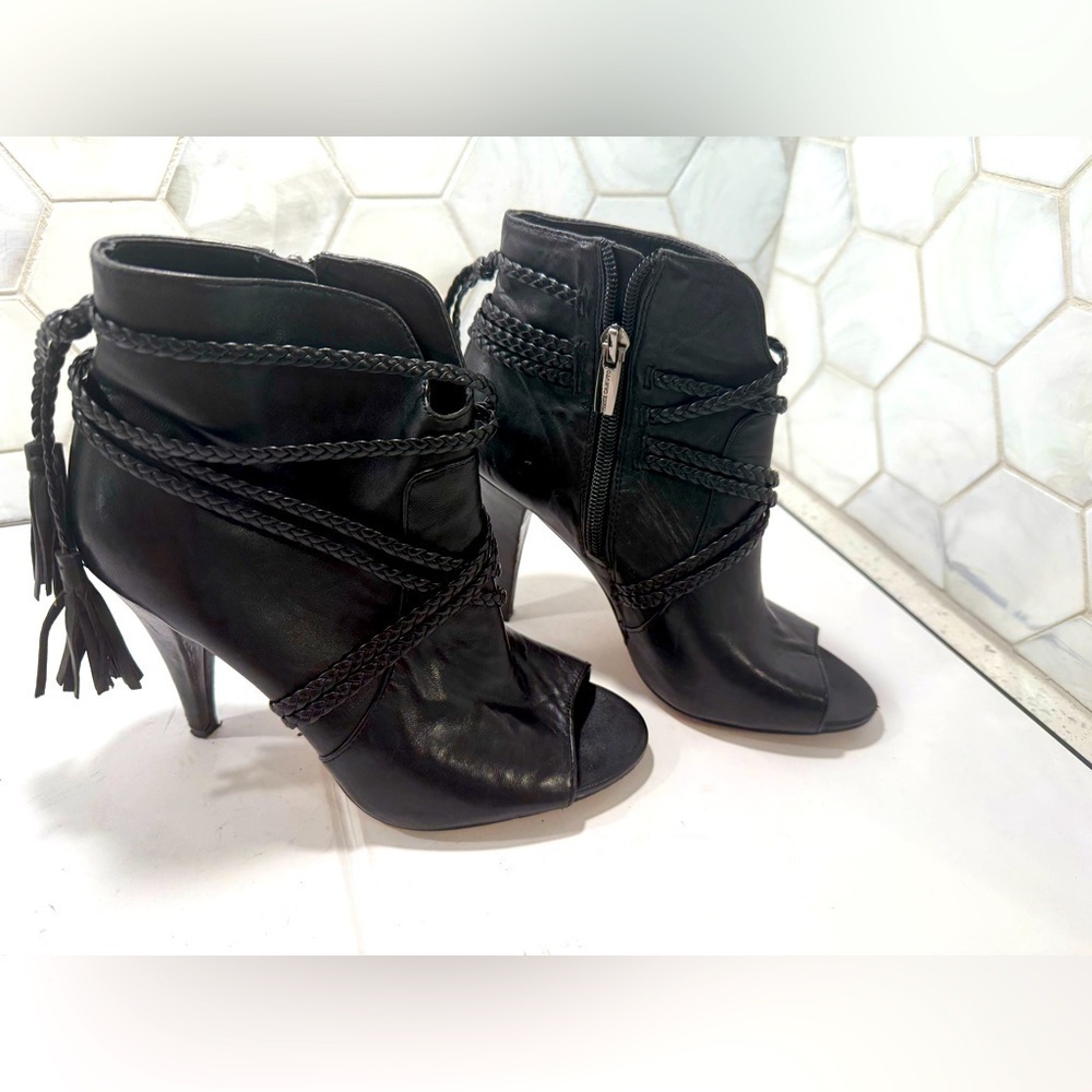 Vince Camuto Black Leather ASTAN Booties Peep Toe Tassel Size 5.5 Stiletto